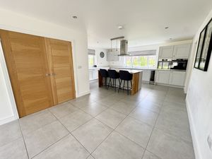 Open Plan Living - click for photo gallery